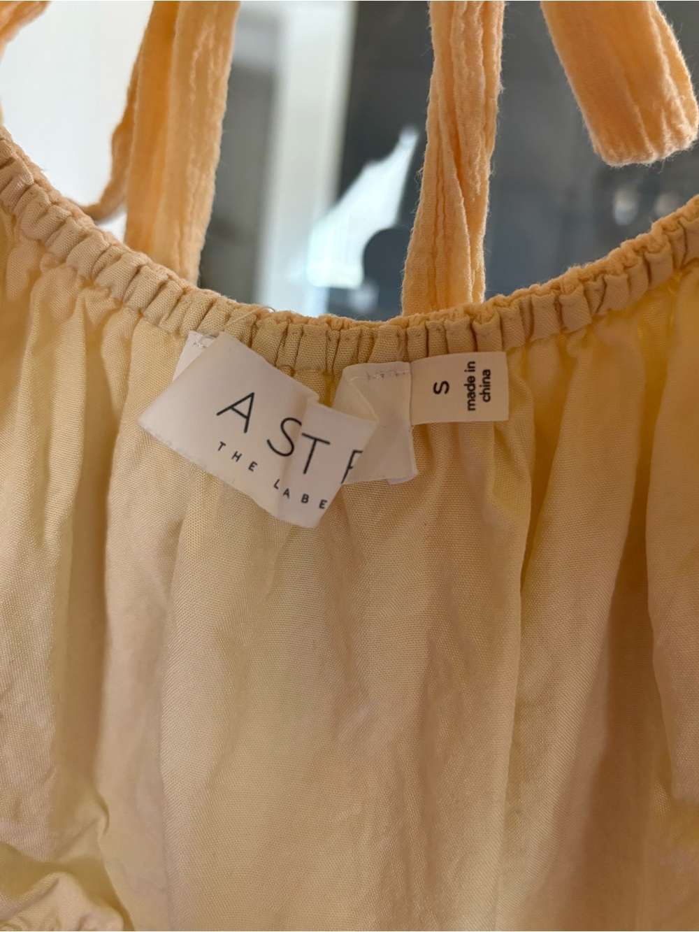 ASTR The Label Yellow Puff Sleeve Open Back Peplum Top Revolve Nordstrom - Small - Picture 6 of 9